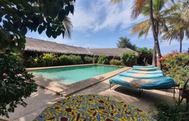 NIANING : Charmant hôtel de 14 chambres à vendre