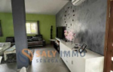 NGUERIGNE : Magnifique villa de 5 chambres avec grand jardin à louer