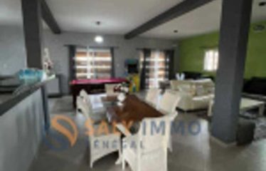 NGUERIGNE : Magnifique villa de 5 chambres avec grand jardin à louer