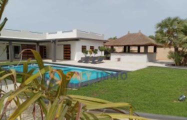 NGUERIGNE : Magnifique villa de 5 chambres avec grand jardin à louer