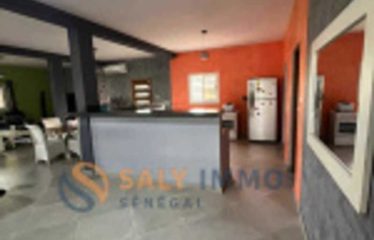 NGUERIGNE : Magnifique villa de 5 chambres avec grand jardin à louer