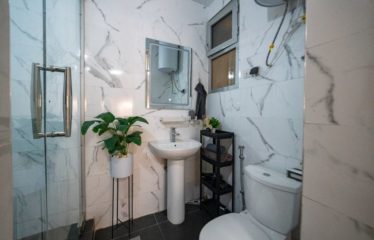 DAKAR OUAKAM : Bel appartement rénové et meublé à vendre