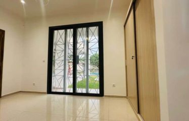 NGAPAROU : Villa neuve R+1 non meublée à vendre