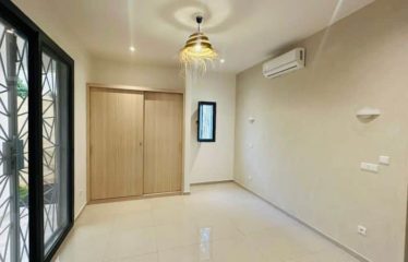 NGAPAROU : Villa neuve R+1 non meublée à vendre