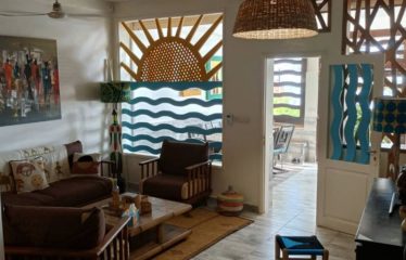 NGAPAROU : Villa pieds dans l’eau – 4 chambres avec piscine à vendre