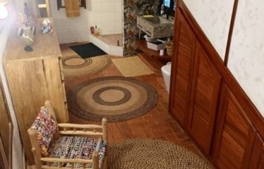 NGAPAROU : Villa pieds dans l’eau – 4 chambres avec piscine à vendre