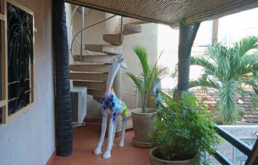 NGAPAROU : Villa pieds dans l’eau – 4 chambres avec piscine à vendre