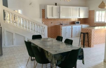 SOMONE : Villa 5 chambres avec piscine proche de la mer à louer