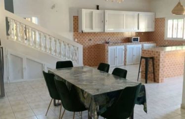 SOMONE : Villa 5 chambres avec piscine proche de la mer à louer