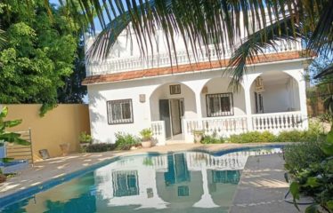 SOMONE : Villa 5 chambres avec piscine proche de la mer à louer