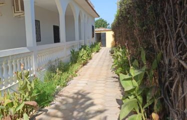 SOMONE : Villa 5 chambres avec piscine proche de la mer à louer