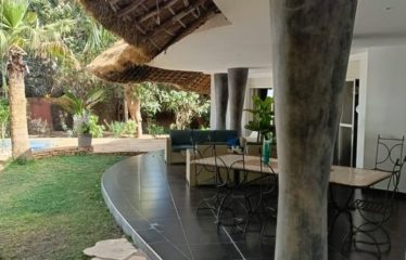 NGUÉRIGNE : Villa afro-contemporaine 3 chambres avec piscine à vendre