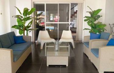 NGUÉRIGNE : Villa afro-contemporaine 3 chambres avec piscine à vendre