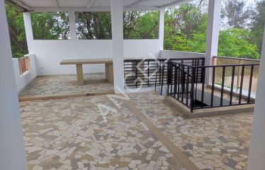 LAC ROSE : Superbe villa à vendre au Lac Rose