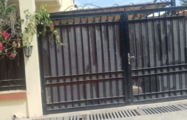 DAKAR ALMADIES : Villa haut standing à vendre