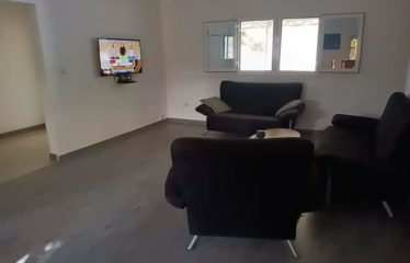 NGAPAROU : Villa avec piscine à débordement à vendre