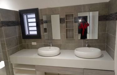 NGUÉRIGNE : Villa neuve 3 chambres avec piscine à louer