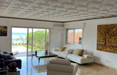 DAKAR YOFF : Villa de prestige en bord de mer à vendre