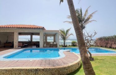 DAKAR YOFF : Villa de prestige en bord de mer à vendre