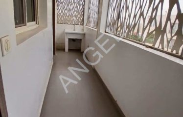 DAKAR POINT-E : Appartement à louer 3 chambres