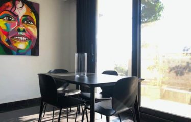 DAKAR POINT-E : Très bel appartement meublé à louer – Type F3