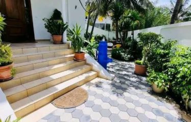 DAKAR MERMOZ : Belle villa de 500 m2 à vendre – 5 chambres