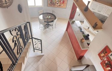 SALY : Belle villa en résidence pied dans l&rsquo;eau – titre foncier