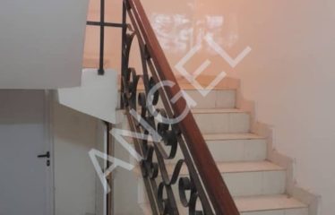 DAKAR MAMELLES : Immeuble R+2 à vendre dans une zone calme et accessible