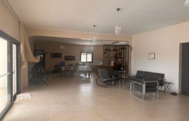 NGUEKHOKH : Villa 6 chambres avec piscine sur 2 hectares à vendre