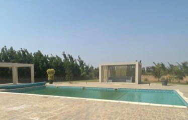 NGUEKHOKH : Villa 6 chambres avec piscine sur 2 hectares à vendre