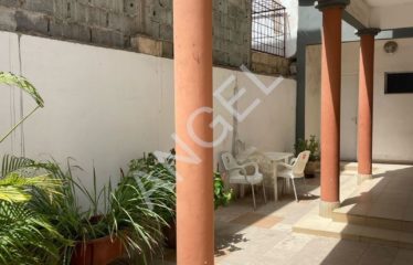 DAKAR OUEST FOIRE : Villa R+2 pour des bureaux à louer
