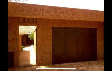 NGUÉRIGNE : Villa afro 3 chambres avec piscine à vendre