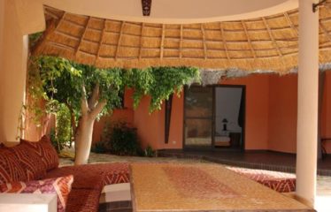 NGUÉRIGNE : Villa afro 3 chambres avec piscine à vendre