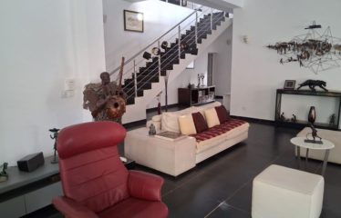 NIANING : Villa moderne originale 5 chambres avec piscine à vendre au bord de la mer