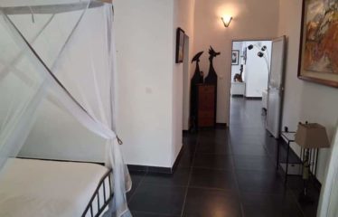 NIANING : Villa moderne originale 5 chambres avec piscine à vendre au bord de la mer