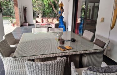 NIANING : Villa moderne originale 5 chambres avec piscine à vendre au bord de la mer