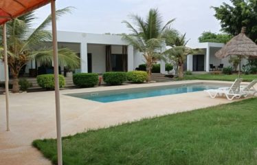 NGUERIGNE : Villa contemporaine de standing 5 chambres avec piscine à louer