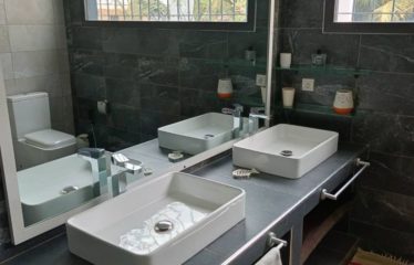 NGUERIGNE : Villa contemporaine de standing 5 chambres avec piscine à louer