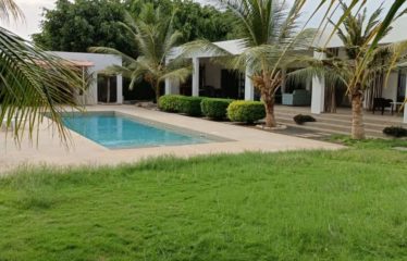 NGUERIGNE : Villa contemporaine de standing 5 chambres avec piscine à louer