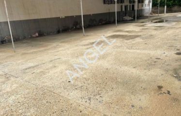 DAKAR THIAROYE : Hangar logistique + plateaux de bureaux à louer sur la route de Rufisque