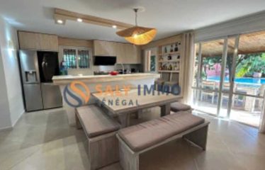 NGAPAROU : Villa afro-contemporaine à vendre – 2ème ligne