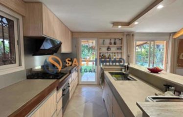 NGAPAROU : Villa afro-contemporaine à vendre – 2ème ligne