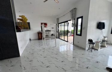 NGAPAROU : Villa avec piscine à louer