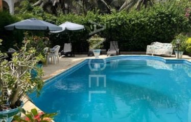 DAKAR ALMADIES: Charming, fully equipped, air-conditioned bungalow villa in Ngor, 1 minute from the sea