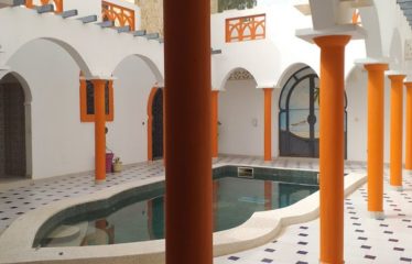 NGAPAROU : Charmant Riad à vendre – Proche Drève des Belges