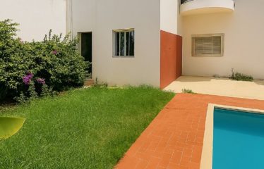 DAKAR ALMADIES : Villa R+1 à louer – Derrière la BICIS