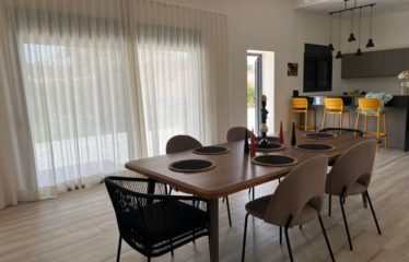 NGAPAROU: Superb villa for rent – ​​Near Billionaires' Trail