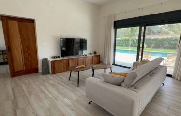 NGAPAROU: Superb villa for rent – ​​Near Billionaires' Trail