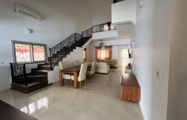 NGAPAROU : Villa avec piscine à louer