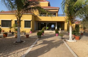 NGUEKHOKH : Villa exceptionnelle à vendre